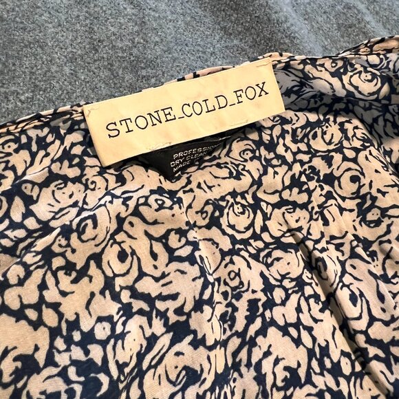 Stone Cold Fox Lace, Silk Robe - Picture 5 of 5